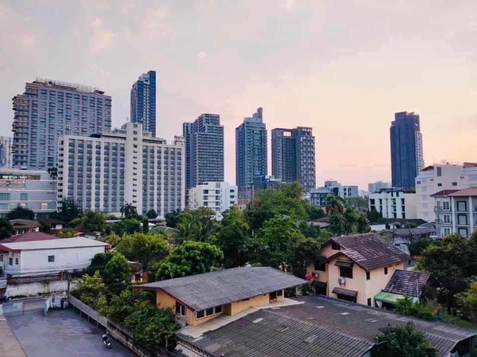 Vivi Avenue Thonglor Apartment Bangkok Exterior photo